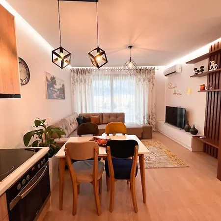 Apartment Lovely 1-bedroom In Tirana