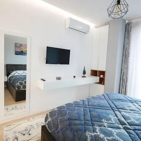 Apartment Lovely 1-bedroom In Tirana